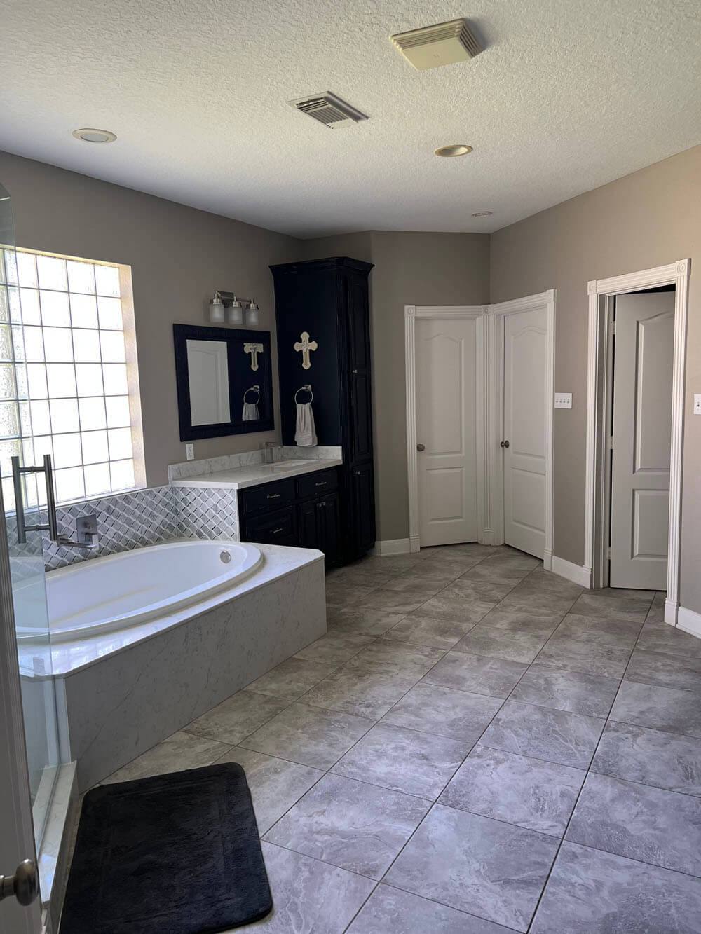 Reliable General Contractor For Residential Or Commercial Bathroom Renovations | Mr. Drywall Repairs and Remodeling