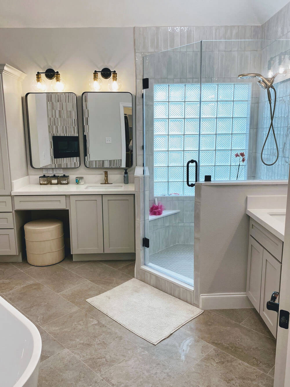 Reliable General Contractor For Residential Master Bathroom Renovations | Mr. Drywall Repairs and Remodeling